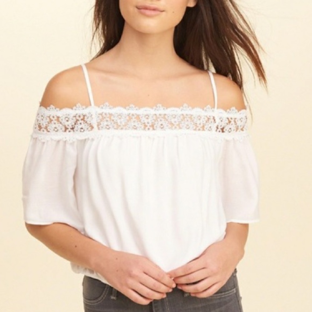 White off the shoulder Hollister top!